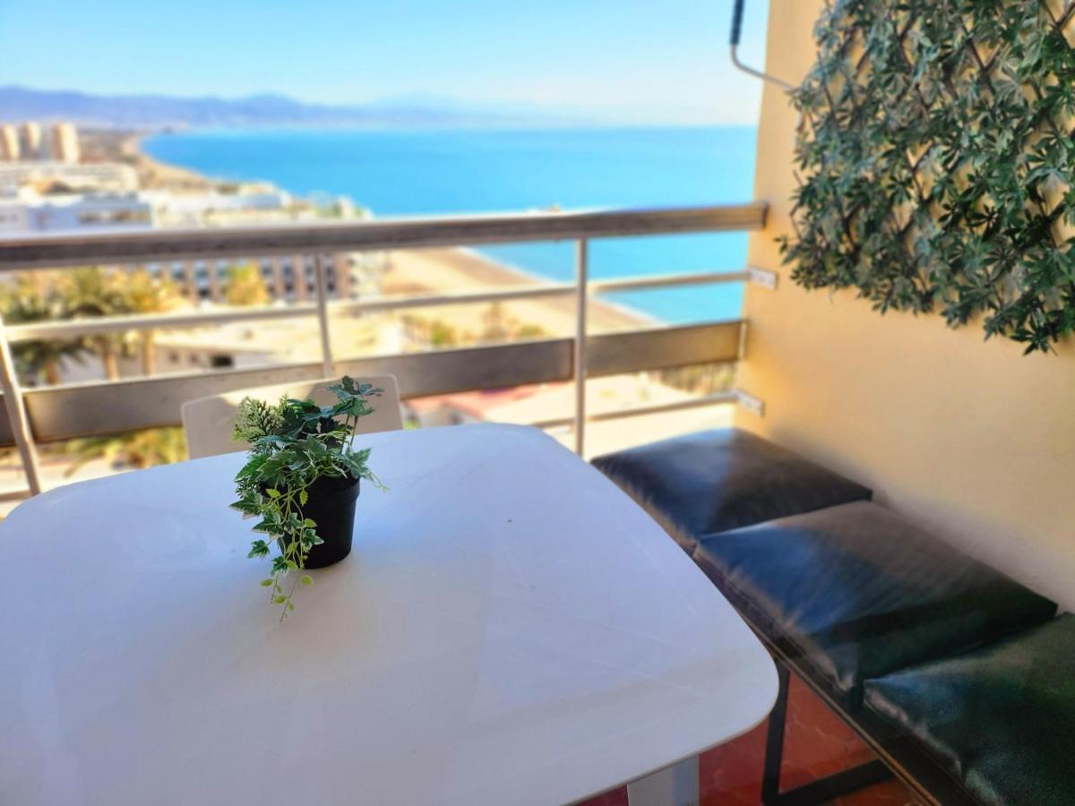 Apartamento Torre De La Roca Actual Torremolinos Luaran gambar